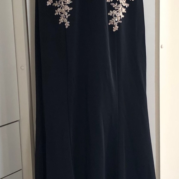 sleeveless black & gold beaded evening gown - Picture 7 of 8